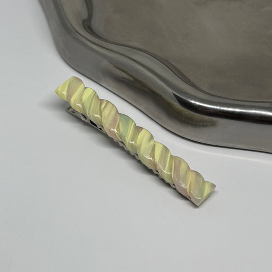 Dreamy Vanilla-Hair Clip