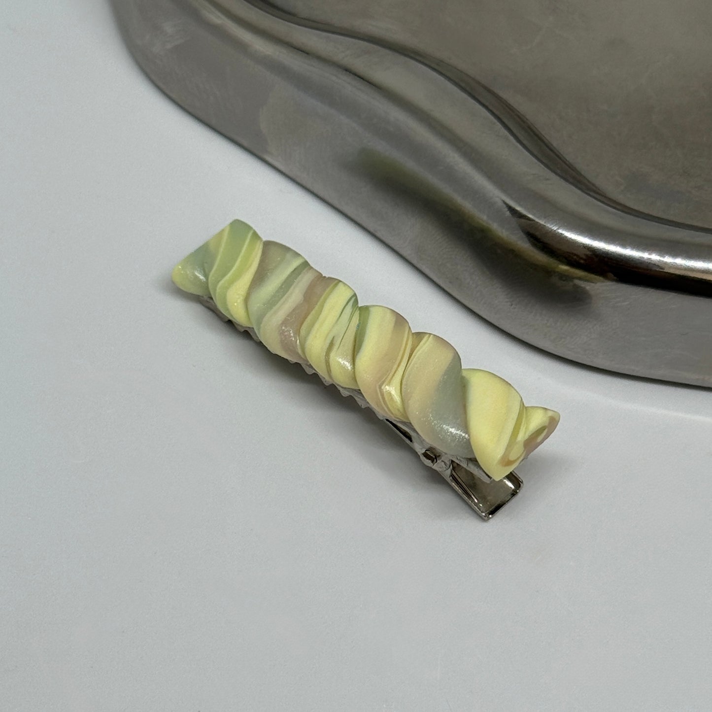 Dreamy Vanilla-Mini Hair Clip